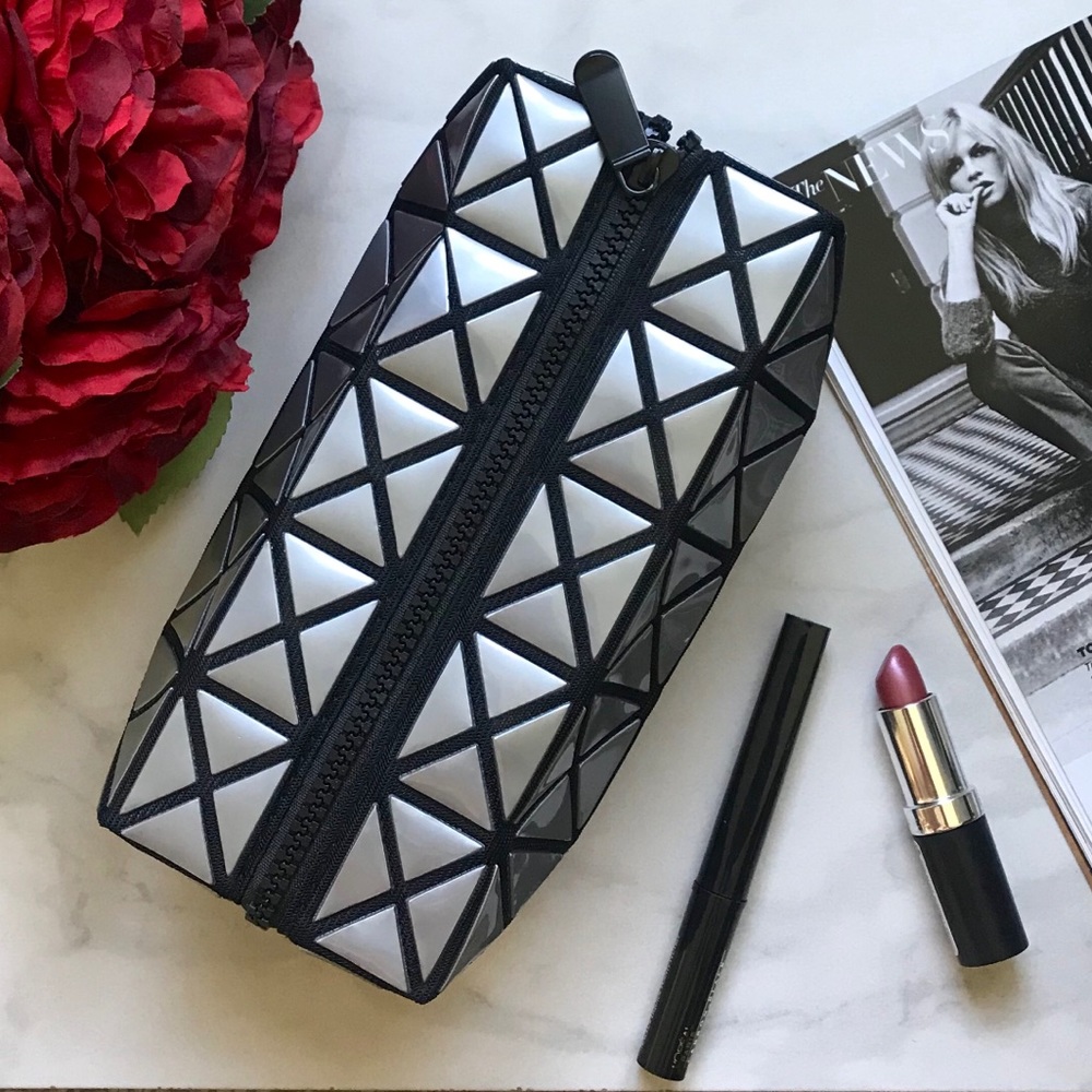 Metallic Silver Geometric Make Up Bag Case - Picture 7 of 7